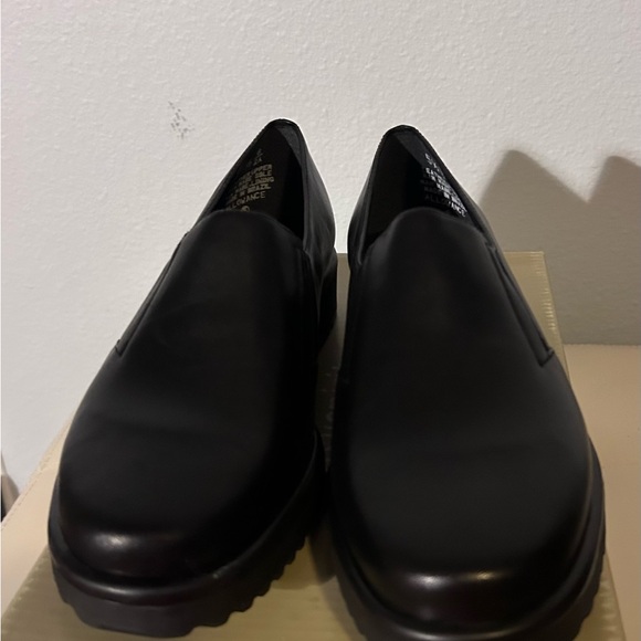 Easy Spirit Black Leather Loafers - Size 5.5 - New in Box - Picture 3 of 5